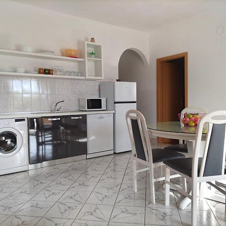 Apartments Podbarje Bol Ngoại thất bức ảnh