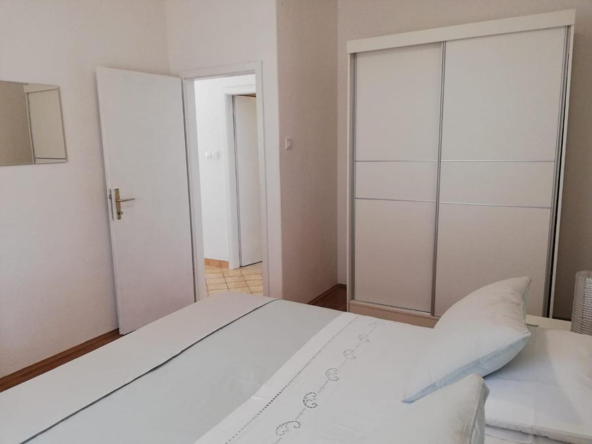 Apartments Podbarje Bol Ngoại thất bức ảnh