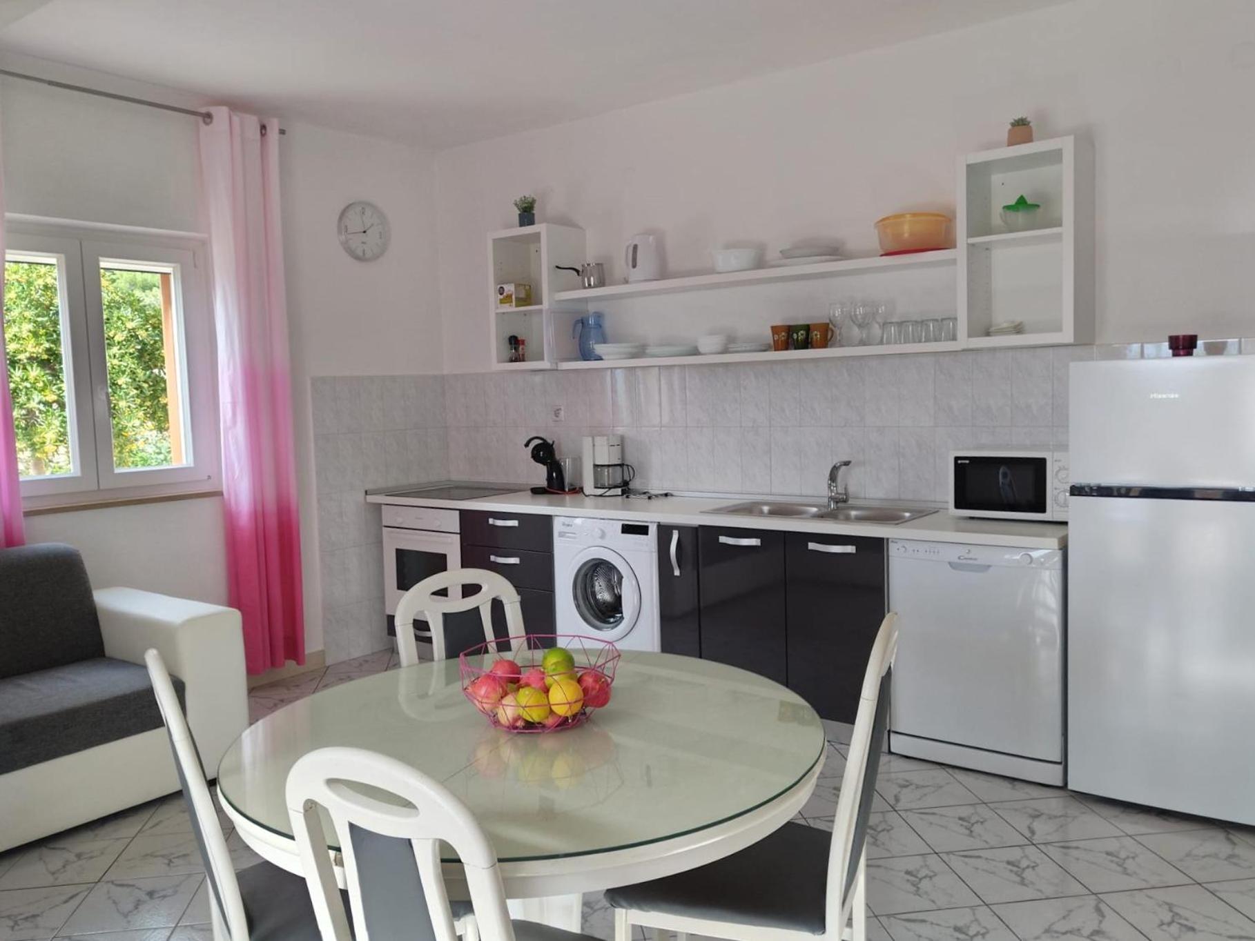 Apartments Podbarje Bol Ngoại thất bức ảnh