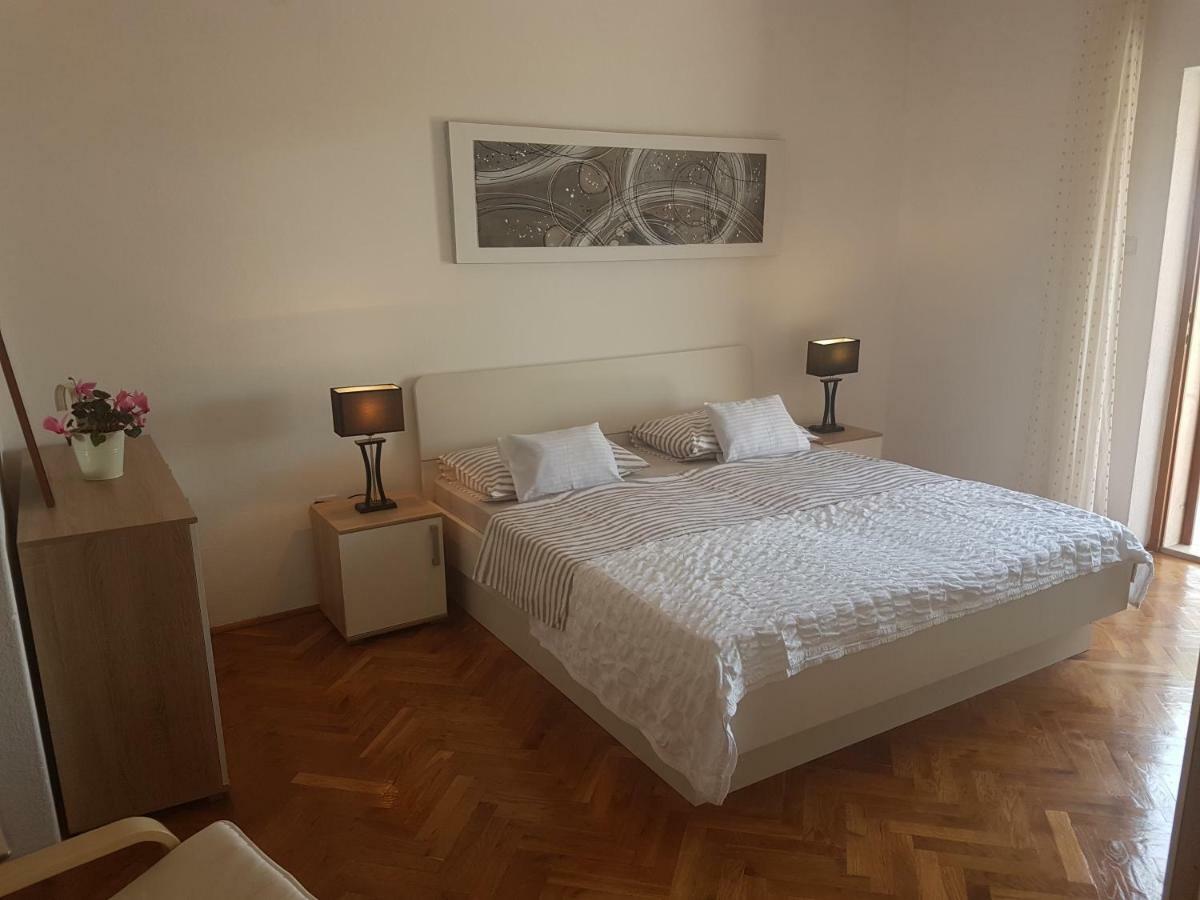 Apartments Podbarje Bol Ngoại thất bức ảnh