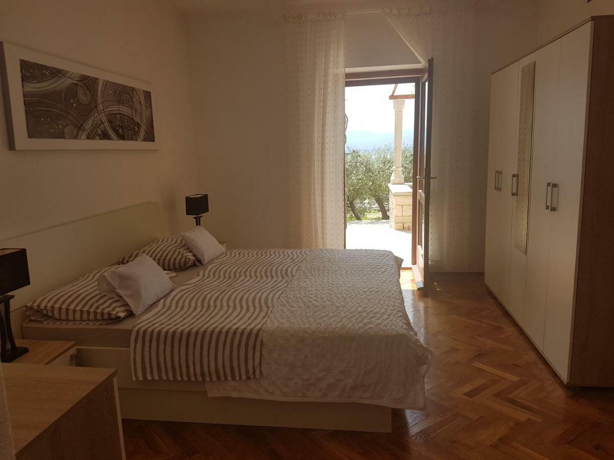 Apartments Podbarje Bol Ngoại thất bức ảnh